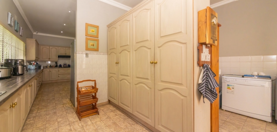 4 Bedroom Property for Sale in Wilgenhof Free State